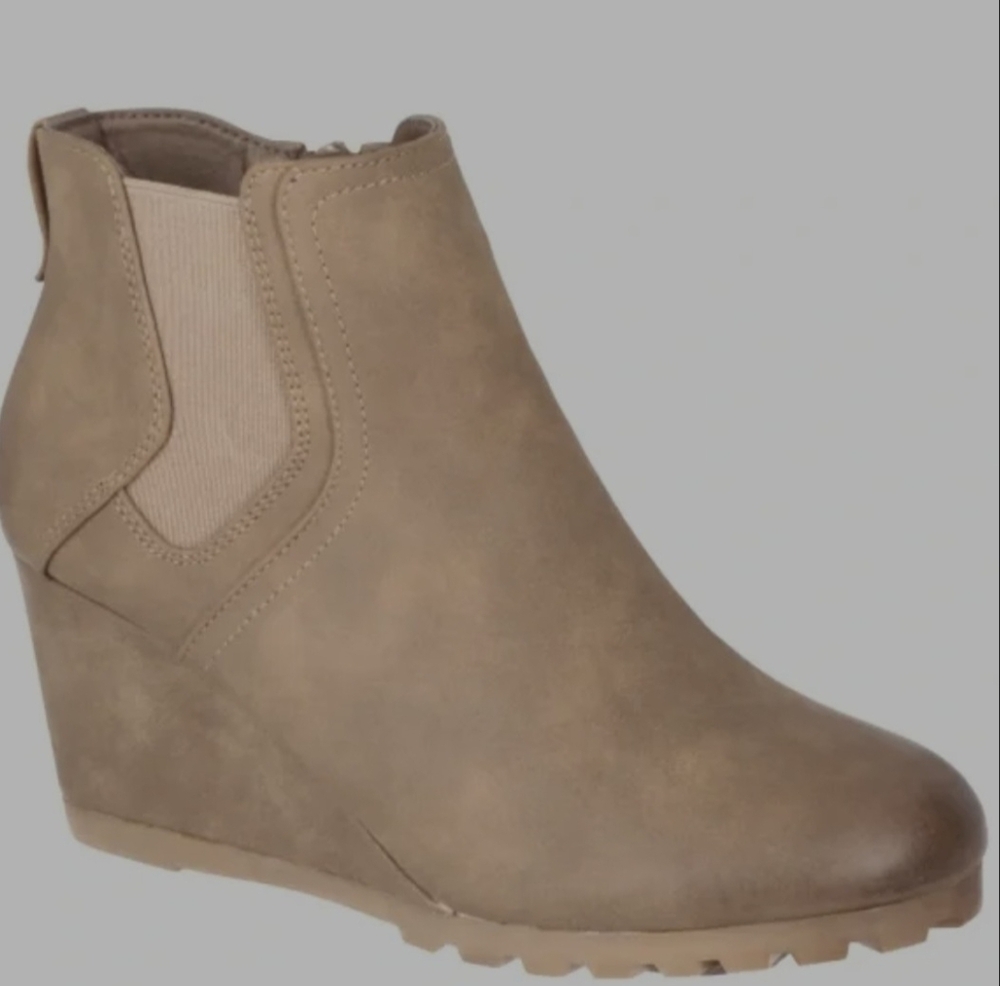 Natural Reflections Ankle Wedge Boots